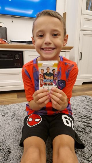 Tak velkou radost vám dělaly kartičky, který jsme přibalili k pátečnímu @footballtime_cz Friday! Tady David byl z balíčků...